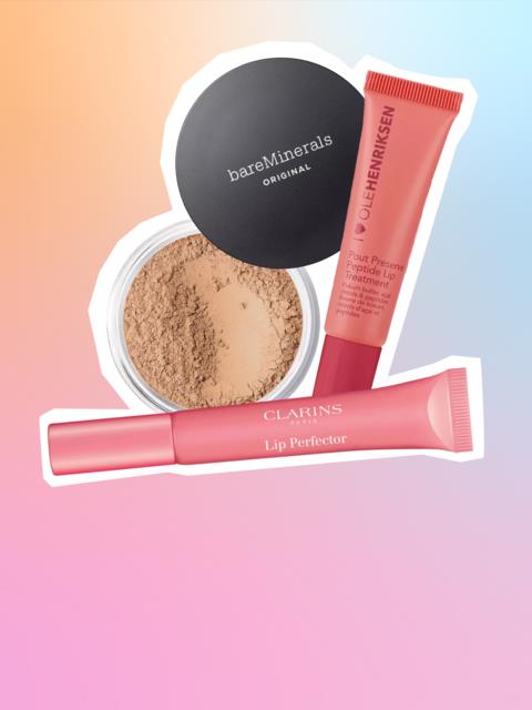 Kosmetiska produkter inklusive puder i svartvitt fodral och rosa läpp- och ansiktsskyddsrör.